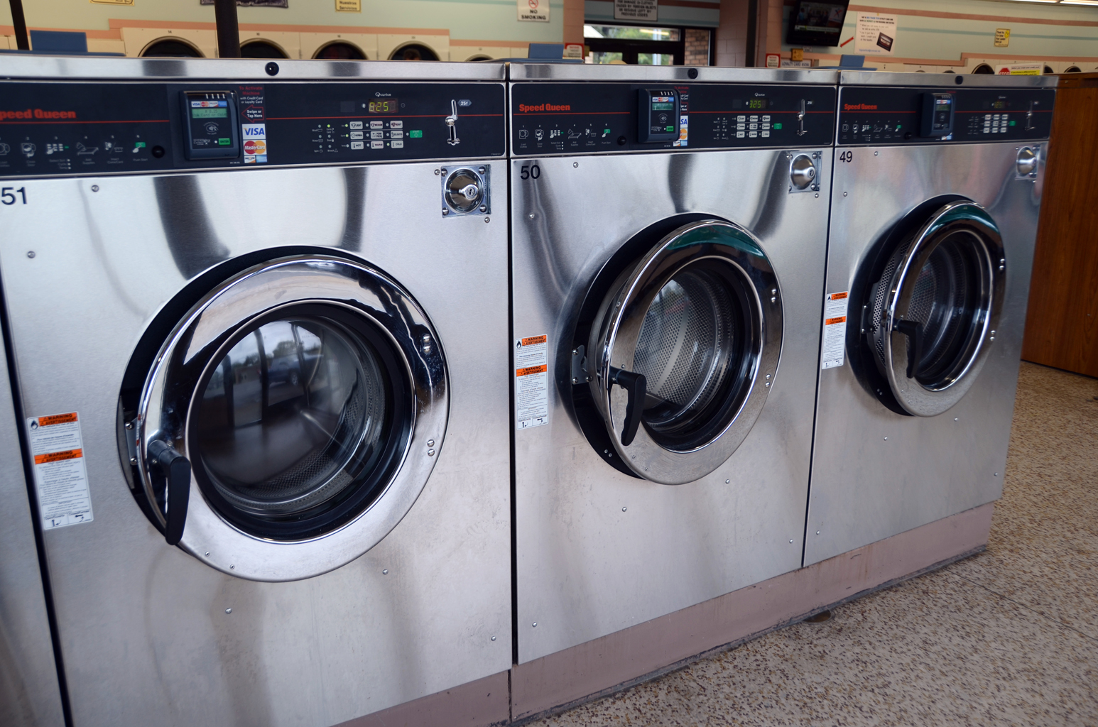 Big Wash Tub Coin Laundry Columbia, TN